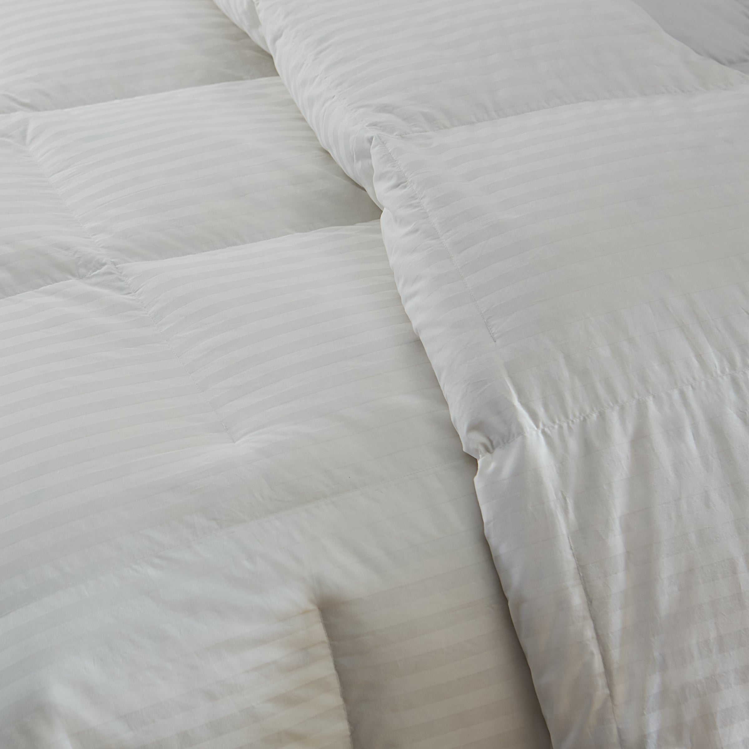 European White Goose Down Boutique Comforter